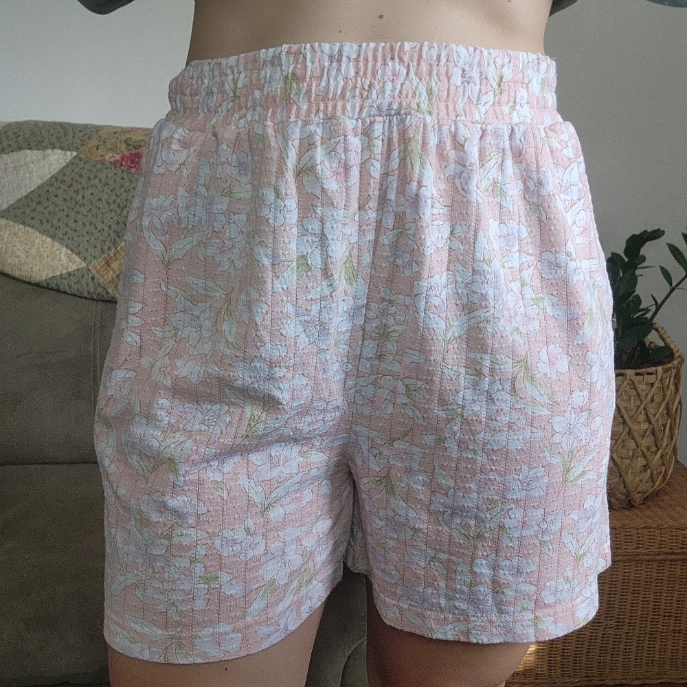 Shenanigans Vintage Floral High Rise Shorts Size Medium